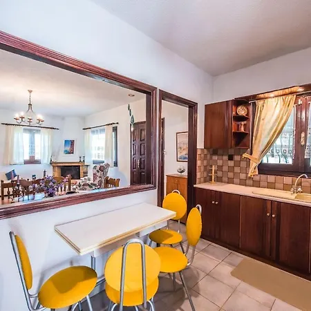 Athena By Halu! Sani فيلة *